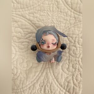 Pop Mart SKULLPANDA The Ink Plum Blossom Series Figure Blind Box (The Wind)